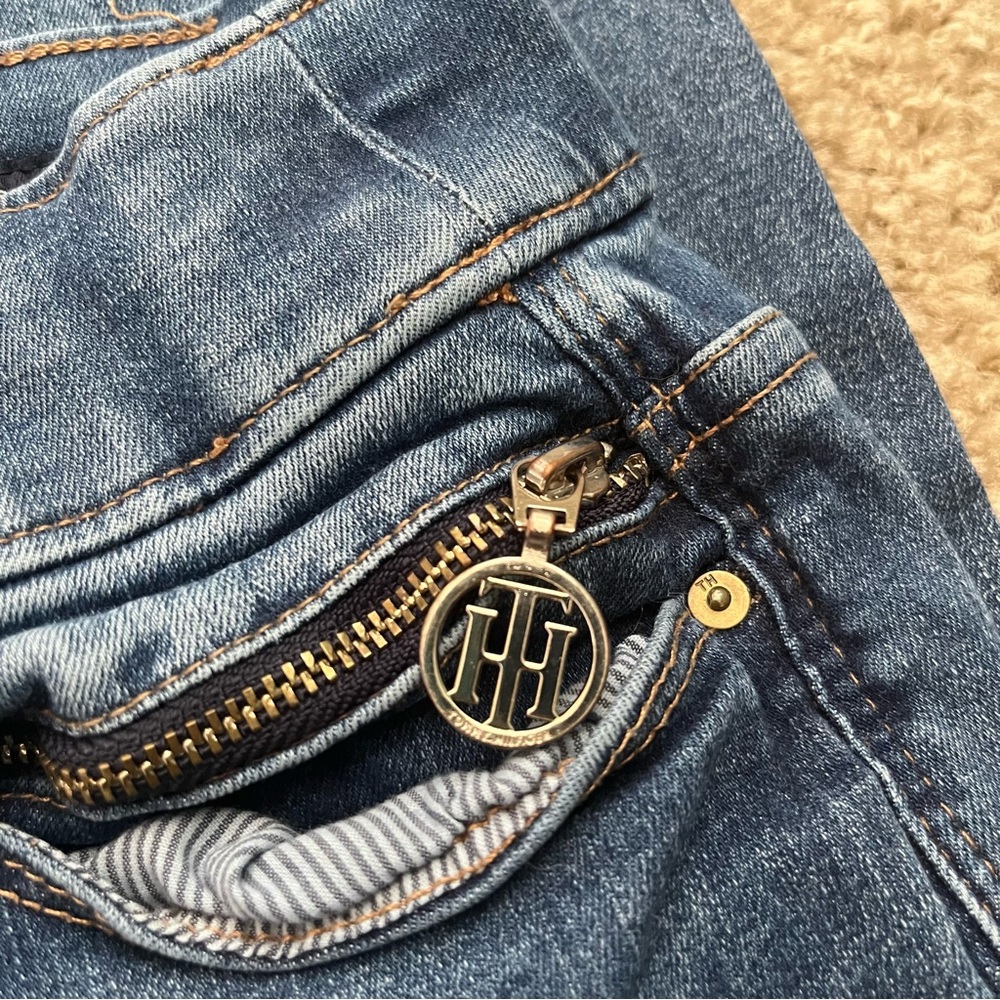 Tommy Hilfiger Gramercy Jeans - Picture 5 of 6